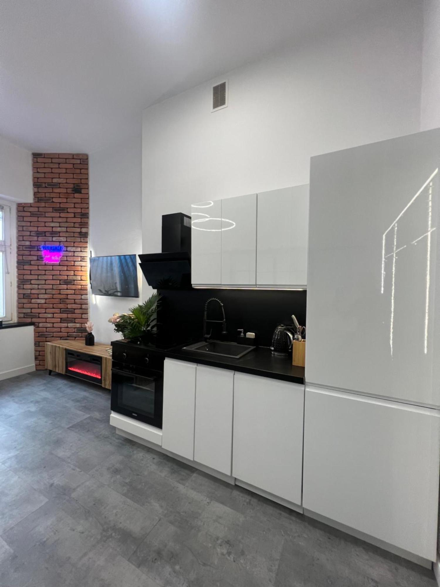 Loft W Centrum Z Jacuzzi Wroclaw Luaran gambar