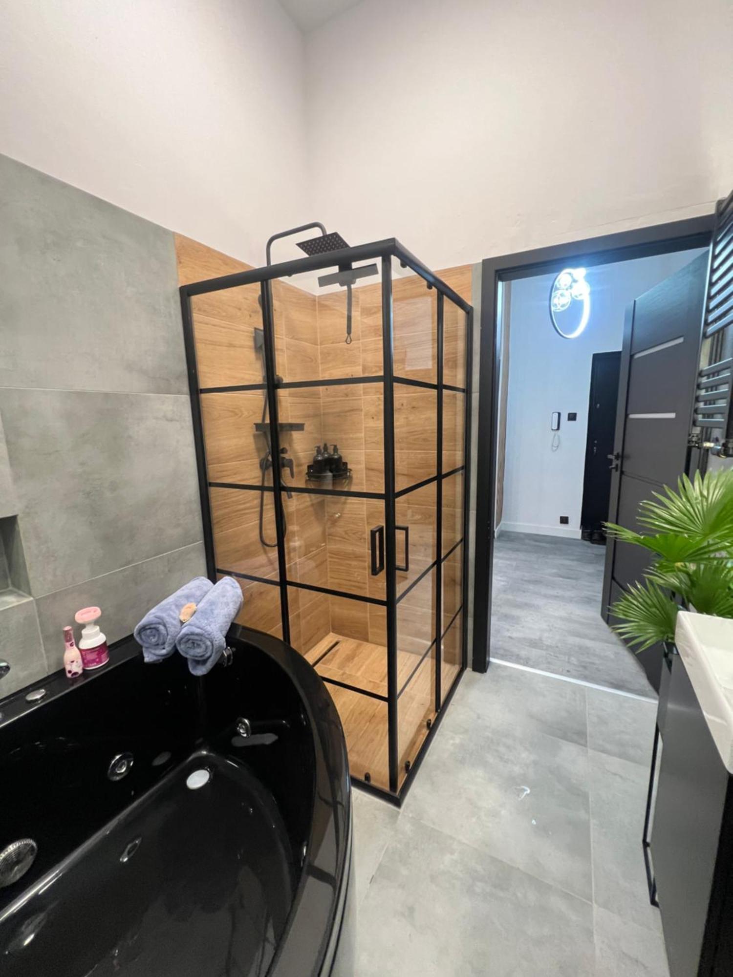 Loft W Centrum Z Jacuzzi Wroclaw Luaran gambar