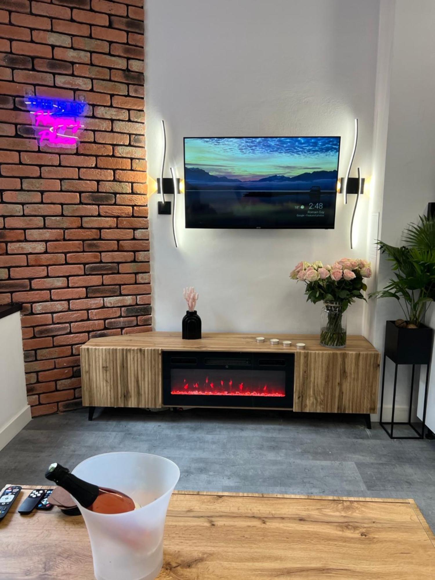 Loft W Centrum Z Jacuzzi Wroclaw Luaran gambar