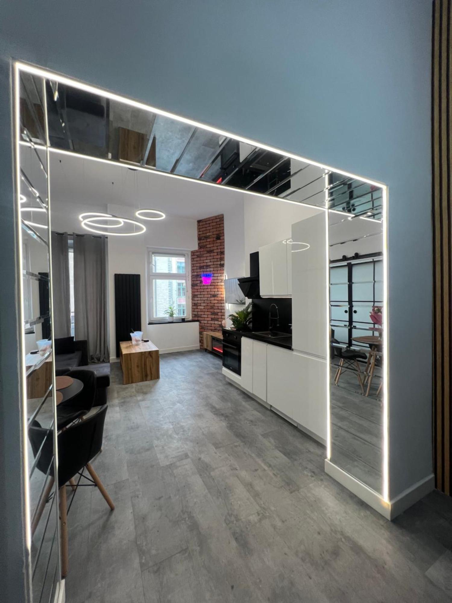 Loft W Centrum Z Jacuzzi Wroclaw Luaran gambar